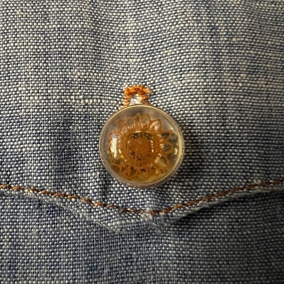 VINTAGE LEVI’S WOMENS LONG SLEEVE BUTTONED DOWN SHIRT WITH COWGIRL FLAIR - Picture 8 of 16